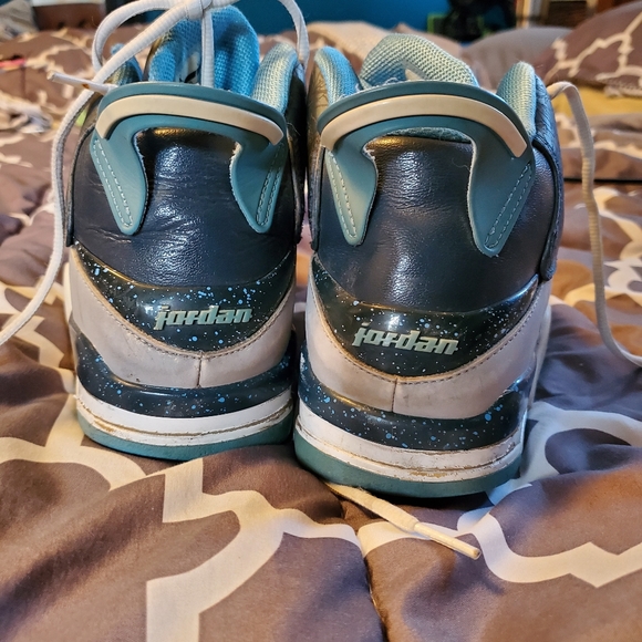 Jordan's - Picture 2 of 4